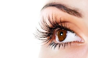 11 Eyelash Growing Hacks For Longer Lashes