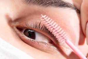 11 Eyelash Growing Hacks For Longer Lashes